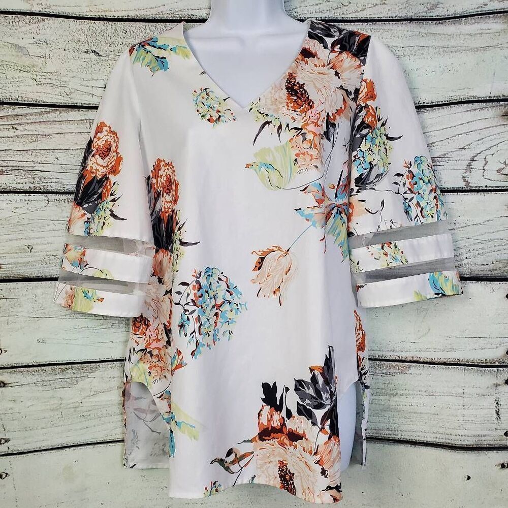 Beautiful Small White Floral Cut out Short Sleeve Mesh Blouse Work Top